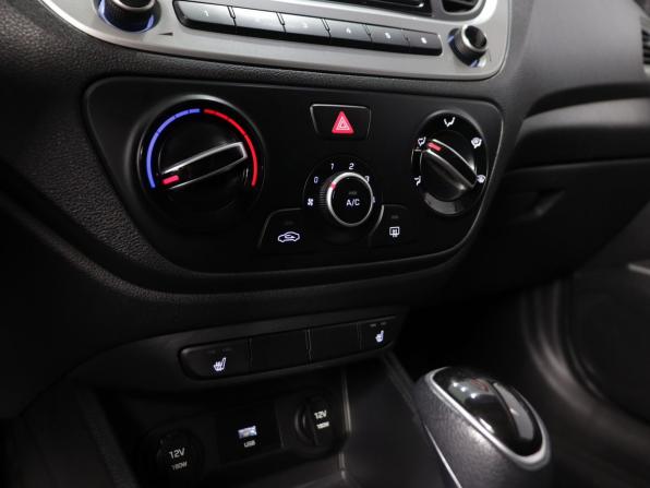 Hyundai Solaris II с пробегом 2020 года, цена 1 439 000 рублей, 62850 км, седан, Автокод Объявления