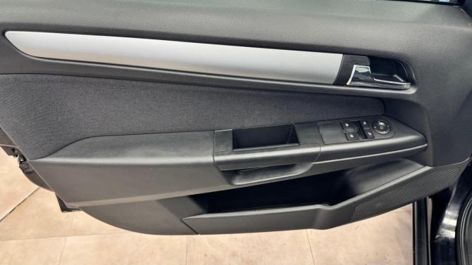 Opel Astra H Рестайлинг с пробегом 2011 года, цена 630 000 рублей, 174640 км, универсал, Автокод Объявления