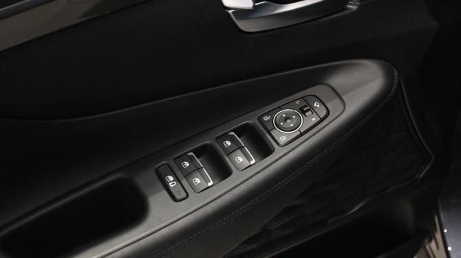 Hyundai Santa Fe IV Рестайлинг с пробегом 2023 года, цена 4 310 000 рублей, 46782 км, внедорожник, Автокод Объявления