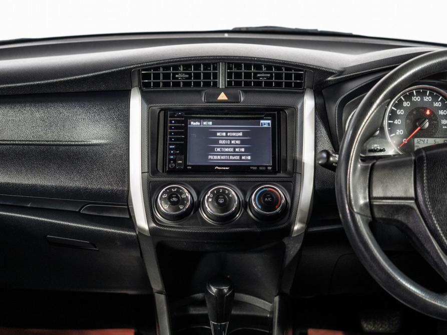 Toyota Corolla XI (E160 E170 E180) Рестайлинг 1 Иркутск  - изображение 11
