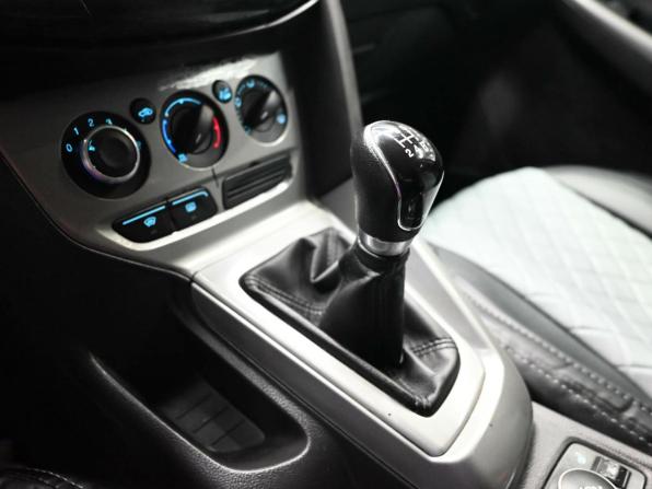 Ford Focus III с пробегом 2012 года, цена 745 000 рублей, 277218 км, хэтчбек, Автокод Объявления