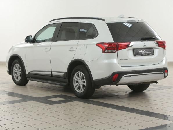 Mitsubishi Outlander III Рестайлинг 3 с пробегом 2022 года, цена 2 257 000 рублей, 77989 км, внедорожник, Автокод Объявления