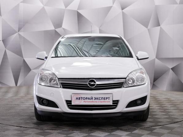 Opel Astra H Рестайлинг с пробегом 2013 года, цена 615 000 рублей, 214500 км, седан, Автокод Объявления