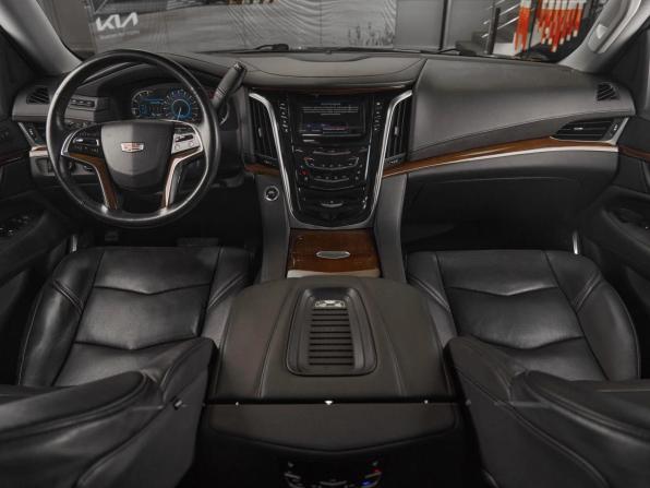 Cadillac Escalade IV с пробегом 2019 года, цена 4 850 000 рублей, 127300 км, внедорожник, Автокод Объявления