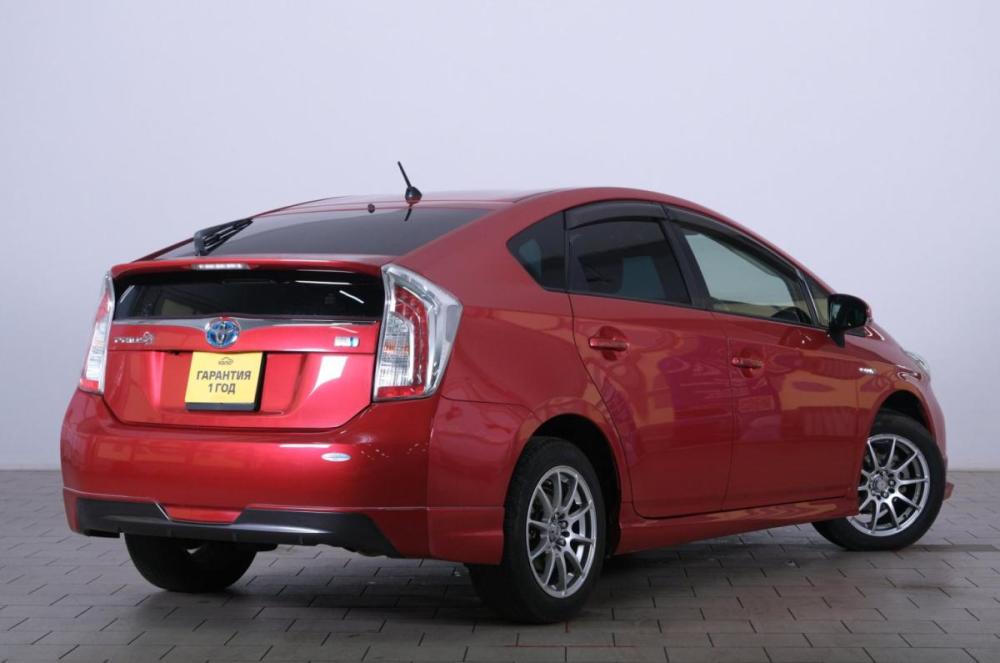 Toyota Prius III Рестайлинг (XW30) Омск  - изображение 7