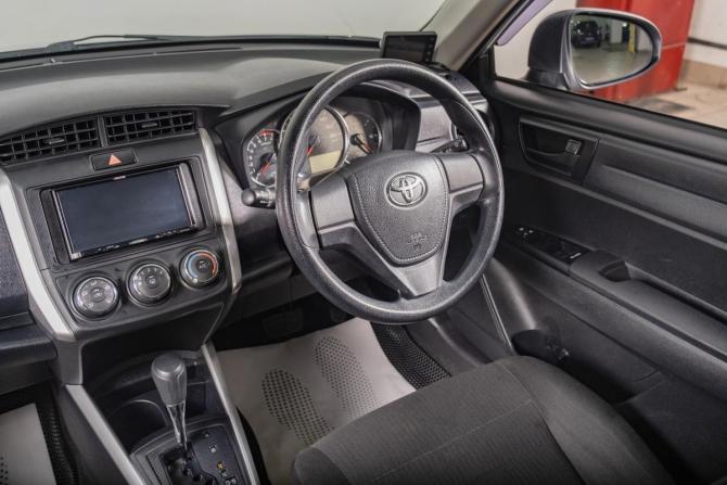 Toyota Corolla XI (E160 E170) Рестайлинг 2 с пробегом 2018 года, цена 1 299 000 рублей, 114350 км, универсал, Автокод Объявления