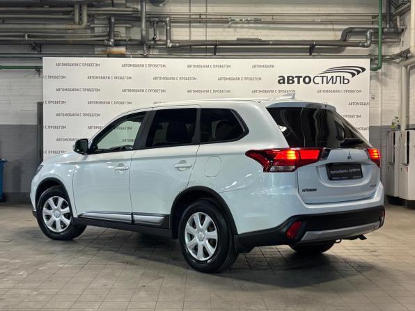 Mitsubishi Outlander III Рестайлинг 2 с пробегом 2017 года, цена 1 329 000 рублей, 207000 км, внедорожник, Автокод Объявления