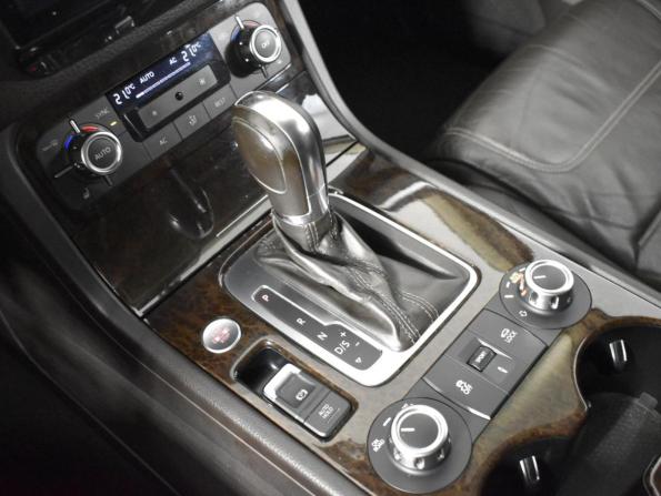 Volkswagen Touareg II с пробегом 2012 года, цена 1 549 100 рублей, 237950 км, внедорожник, Автокод Объявления