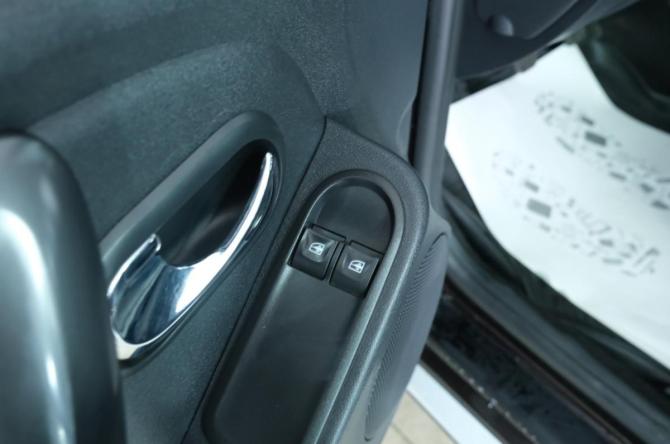 Renault Duster I Рестайлинг с пробегом 2015 года, цена 1 319 000 рублей, 99200 км, внедорожник, Автокод Объявления