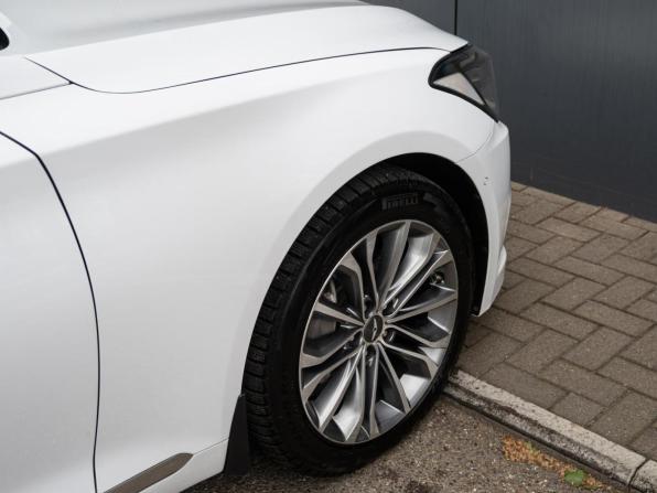 Hyundai Genesis II с пробегом 2016 года, цена 1 870 000 рублей, 185784 км, седан, Автокод Объявления