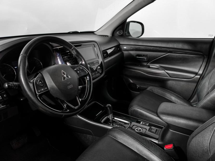 Mitsubishi Outlander III Рестайлинг 2 Санкт-Петербург  - изображение 9