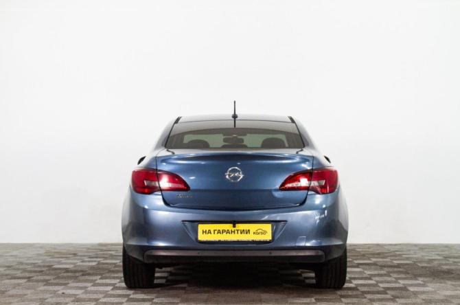 Opel Astra J Рестайлинг с пробегом 2014 года, цена 699 000 рублей, 210000 км, седан, Автокод Объявления