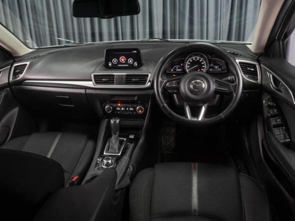 Mazda Axela III Рестайлинг с пробегом 2019 года, цена 1 689 000 рублей, 120362 км, хэтчбек, Автокод Объявления
