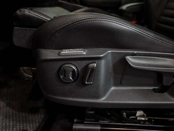 Volkswagen Passat B8 с пробегом 2019 года, цена 1 990 000 рублей, 160907 км, седан, Автокод Объявления