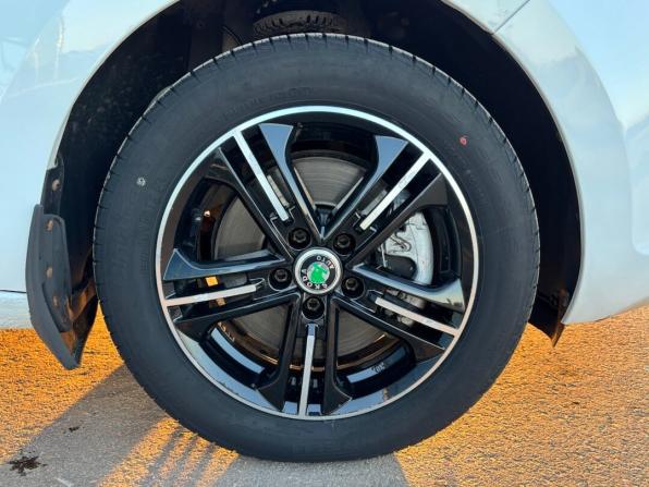Skoda Rapid I Рестайлинг с пробегом 2018 года, цена 1 350 000 рублей, 111800 км, лифтбек, Автокод Объявления