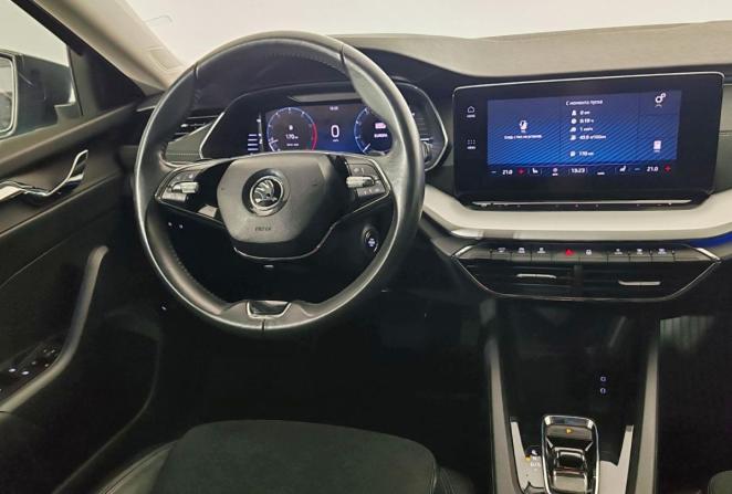 Skoda Octavia IV (A8) с пробегом 2020 года, цена 2 699 000 рублей, 50296 км, лифтбек, Автокод Объявления