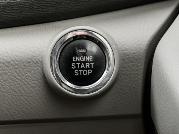 Toyota ISis I Рестайлинг с пробегом 2009 года, цена 1 140 000 рублей, 192621 км, минивэн, Автокод Объявления