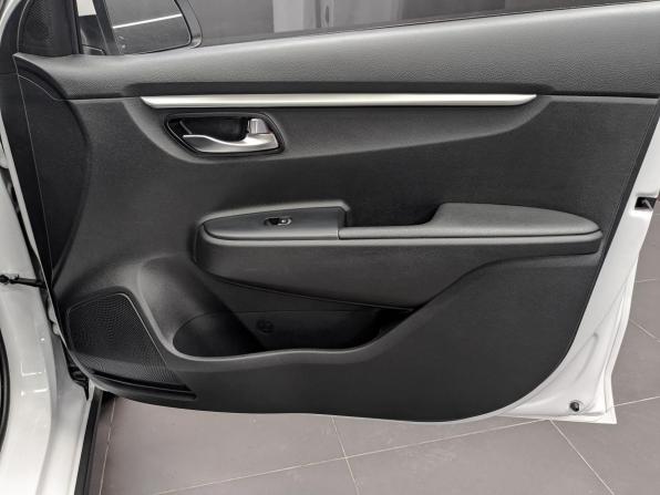Kia Rio IV Рестайлинг с пробегом 2021 года, цена 1 870 000 рублей, 39296 км, хэтчбек, Автокод Объявления