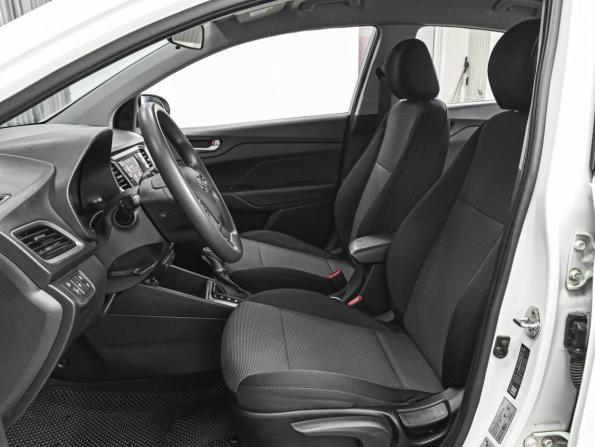 Hyundai Solaris II с пробегом 2018 года, цена 1 299 000 рублей, 127433 км, седан, Автокод Объявления