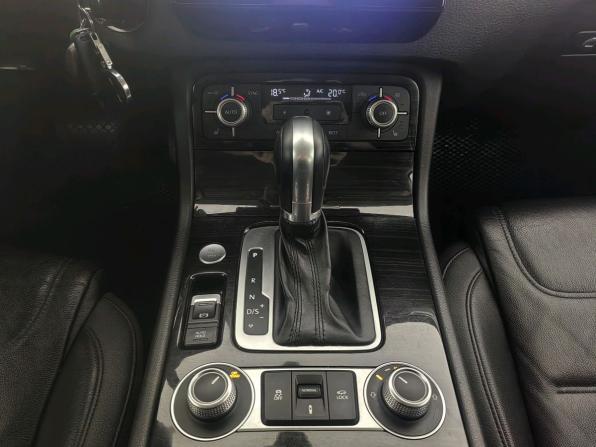 Volkswagen Touareg II Рестайлинг с пробегом 2015 года, цена 2 300 000 рублей, 212000 км, внедорожник, Автокод Объявления