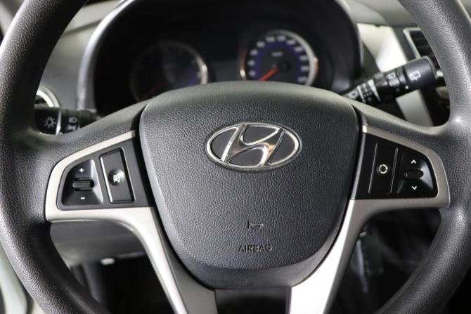 Hyundai Solaris I Рестайлинг с пробегом 2014 года, цена 949 990 рублей, 114643 км, хэтчбек, Автокод Объявления