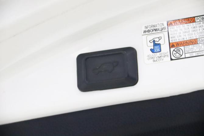 Toyota RAV4 IV (XA40) Рестайлинг с пробегом 2017 года, цена 2 280 850 рублей, 146821 км, внедорожник, Автокод Объявления