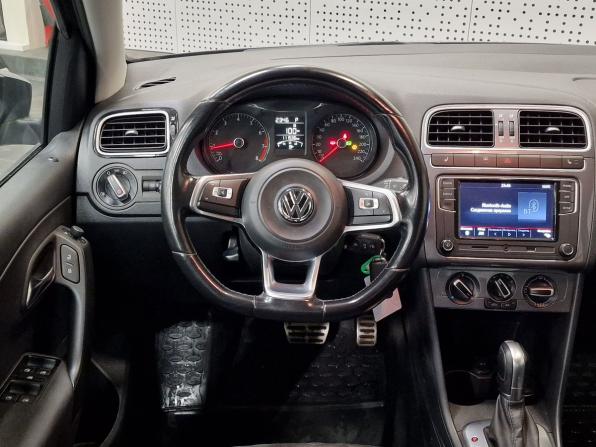 Volkswagen Polo V Рестайлинг с пробегом 2018 года, цена 500 000 рублей, 111536 км, седан, Автокод Объявления