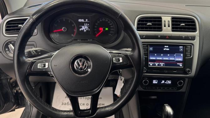 Volkswagen Polo V Рестайлинг с пробегом 2018 года, цена 1 250 000 рублей, 96122 км, седан, Автокод Объявления