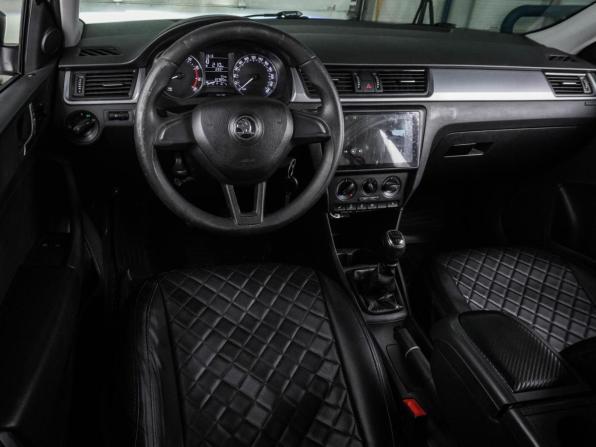 Skoda Rapid I с пробегом 2017 года, цена 899 000 рублей, 227920 км, лифтбек, Автокод Объявления