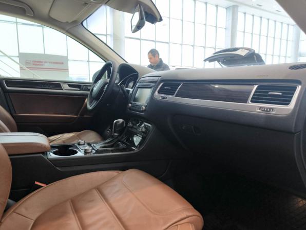 Volkswagen Touareg II Рестайлинг с пробегом 2015 года, цена 3 020 000 рублей, 156132 км, внедорожник, Автокод Объявления