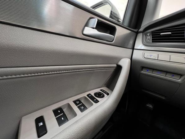 Hyundai Sonata VII (LF) Рестайлинг с пробегом 2017 года, цена 1 680 000 рублей, 189814 км, седан, Автокод Объявления