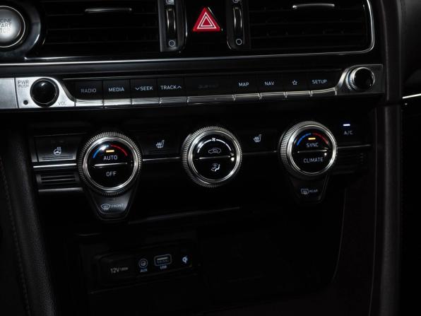 Genesis G70 I с пробегом 2018 года, цена 1 986 000 рублей, 157759 км, седан, Автокод Объявления