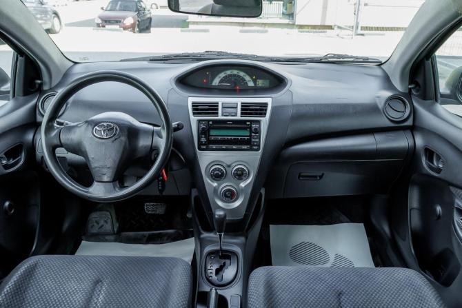 Toyota Yaris II с пробегом 2006 года, цена 470 000 рублей, 207000 км, седан, Автокод Объявления