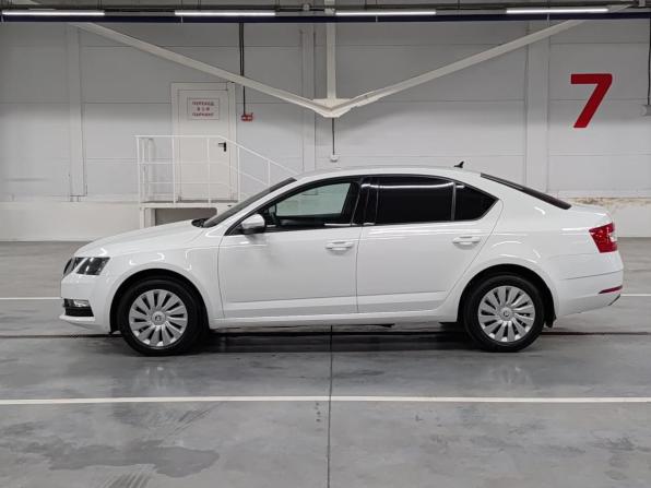 Skoda Octavia III (A7) Рестайлинг с пробегом 2018 года, цена 1 580 000 рублей, 158465 км, лифтбек, Автокод Объявления