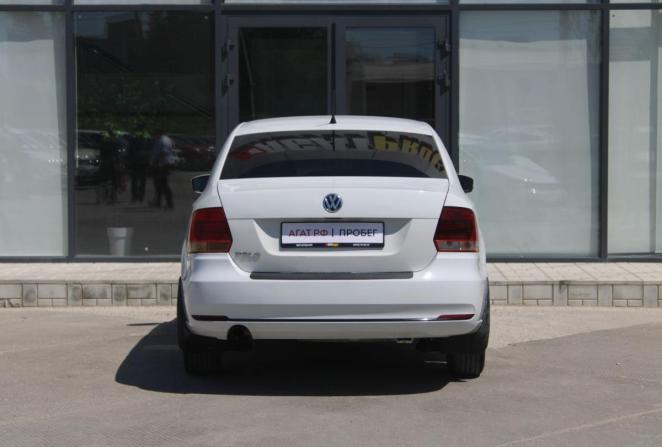 Volkswagen Polo V Рестайлинг с пробегом 2015 года, цена 890 000 рублей, 102151 км, седан, Автокод Объявления