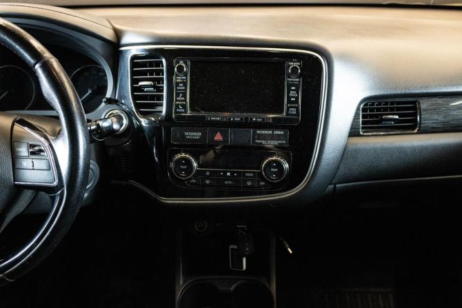 Mitsubishi Outlander III Рестайлинг 2 с пробегом 2015 года, цена 1 579 000 рублей, 157025 км, внедорожник, Автокод Объявления
