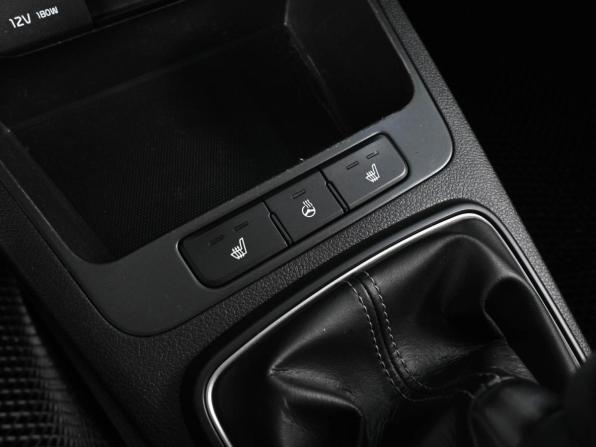 Kia Rio IV Рестайлинг с пробегом 2021 года, цена 1 599 000 рублей, 108977 км, хэтчбек, Автокод Объявления