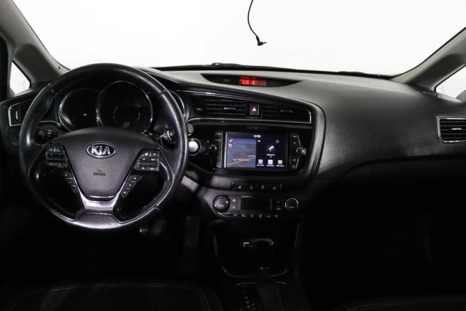 Kia Ceed II Рестайлинг с пробегом 2017 года, цена 1 499 990 рублей, 103322 км, универсал, Автокод Объявления