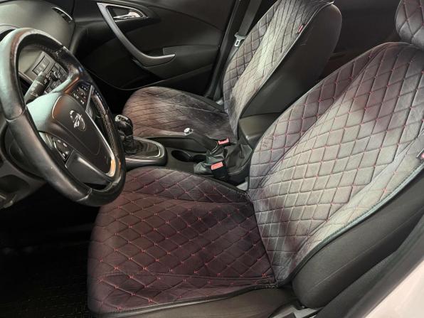Opel Astra J Рестайлинг с пробегом 2013 года, цена 742 000 рублей, 118597 км, хэтчбек, Автокод Объявления