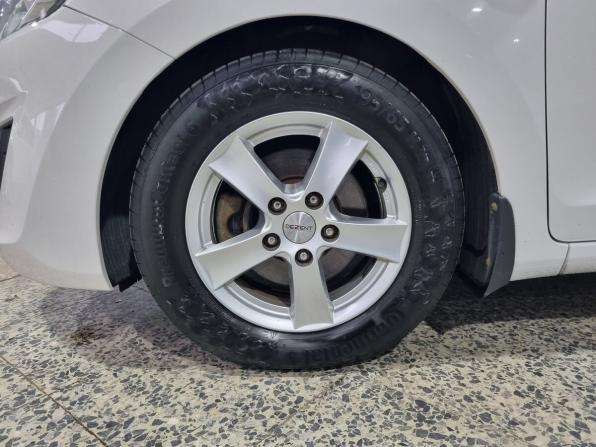 Hyundai i30 II с пробегом 2013 года, цена 945 000 рублей, 140032 км, хэтчбек, Автокод Объявления