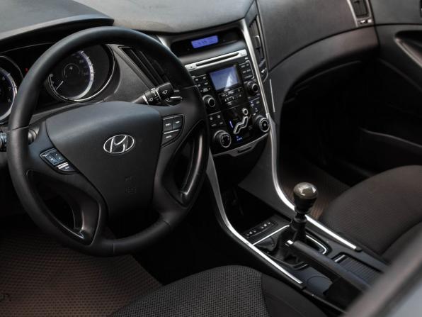 Hyundai Sonata VI (YF) с пробегом 2011 года, цена 770 000 рублей, 275606 км, седан, Автокод Объявления