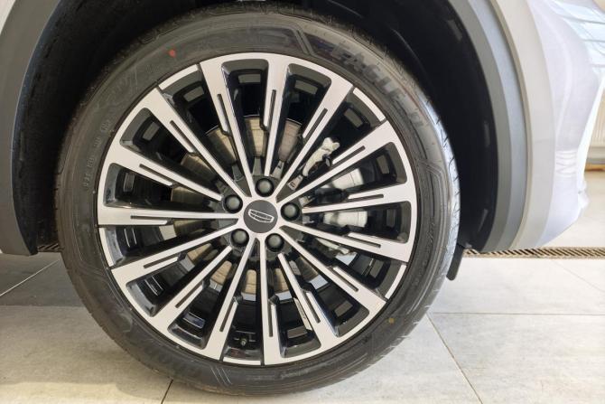 Новый Geely Monjaro I 2026 года, цена 4 704 990 рублей, внедорожник, Автокод Объявления