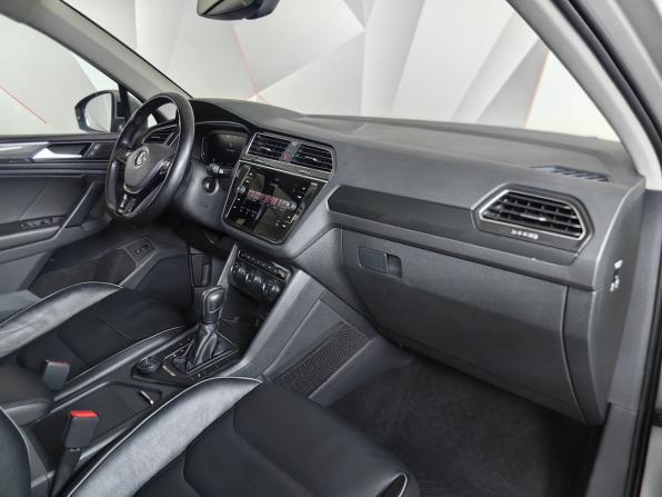 Volkswagen Tiguan II с пробегом 2019 года, цена 2 900 000 рублей, 134284 км, внедорожник, Автокод Объявления