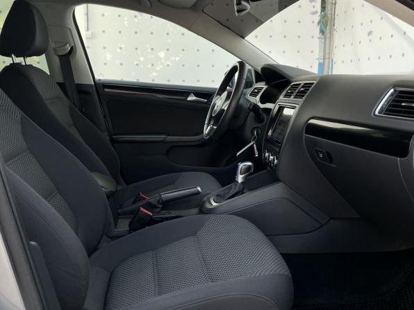 Volkswagen Jetta VI с пробегом 2014 года, цена 1 350 000 рублей, 128135 км, седан, Автокод Объявления