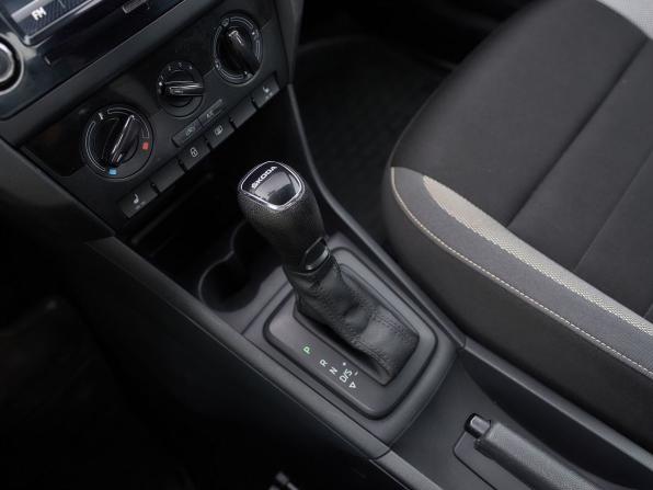 Skoda Rapid I Рестайлинг с пробегом 2019 года, цена 1 359 000 рублей, 108487 км, лифтбек, Автокод Объявления