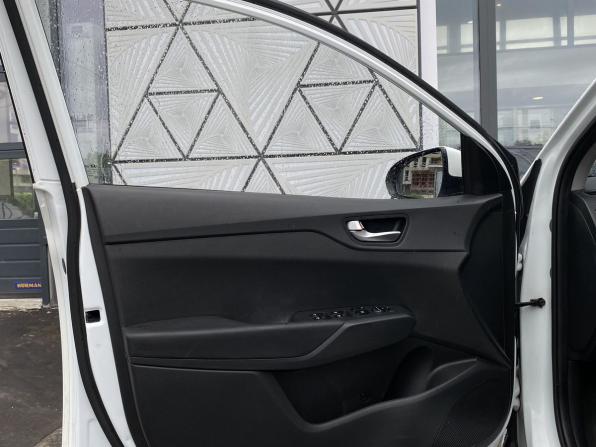 Hyundai Solaris II Рестайлинг с пробегом 2020 года, цена 919 000 рублей, 174157 км, седан, Автокод Объявления