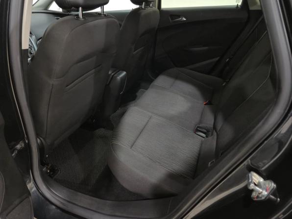 Opel Astra J Рестайлинг с пробегом 2014 года, цена 800 000 рублей, 143552 км, хэтчбек, Автокод Объявления
