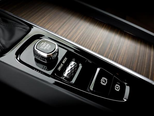 Volvo XC60 II с пробегом 2020 года, цена 4 300 000 рублей, 46592 км, внедорожник, Автокод Объявления