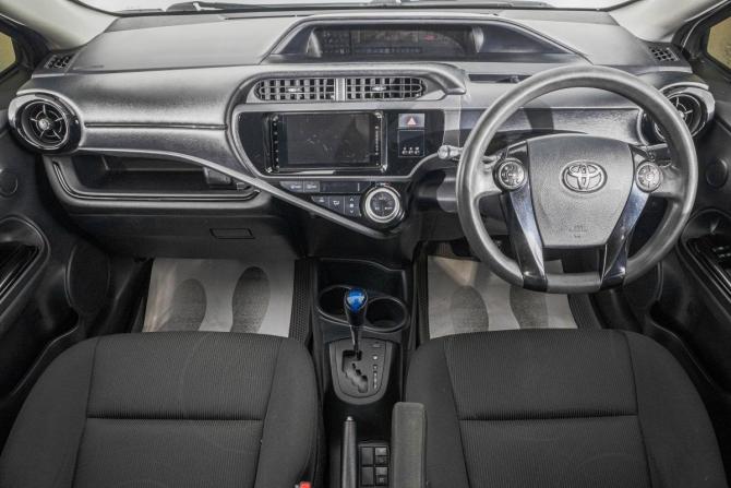 Toyota Aqua I Рестайлинг с пробегом 2016 года, цена 1 099 000 рублей, 232000 км, хэтчбек, Автокод Объявления
