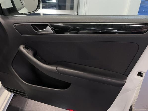 Volkswagen Jetta VI Рестайлинг с пробегом 2018 года, цена 1 495 000 рублей, 174471 км, седан, Автокод Объявления